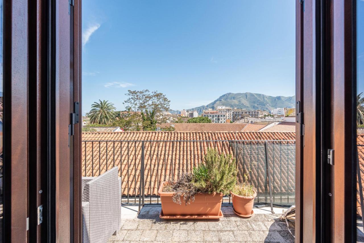 Schiavuzzo Apartment With Terrace By Wonderful Italy Palermo Luaran gambar